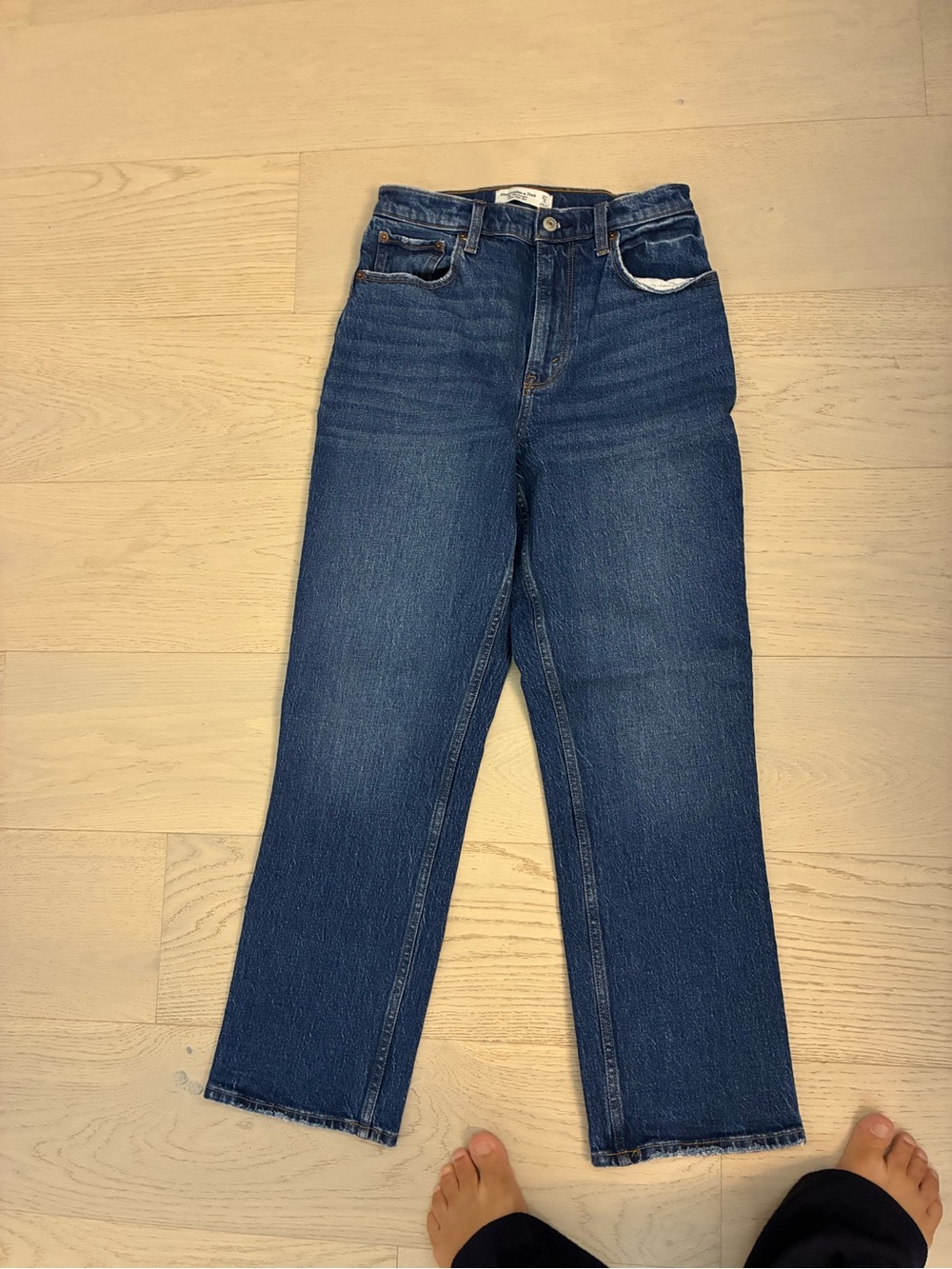 Abercrombie & Fitch Women's Straight Leg Jeans - Medium Blue Wash